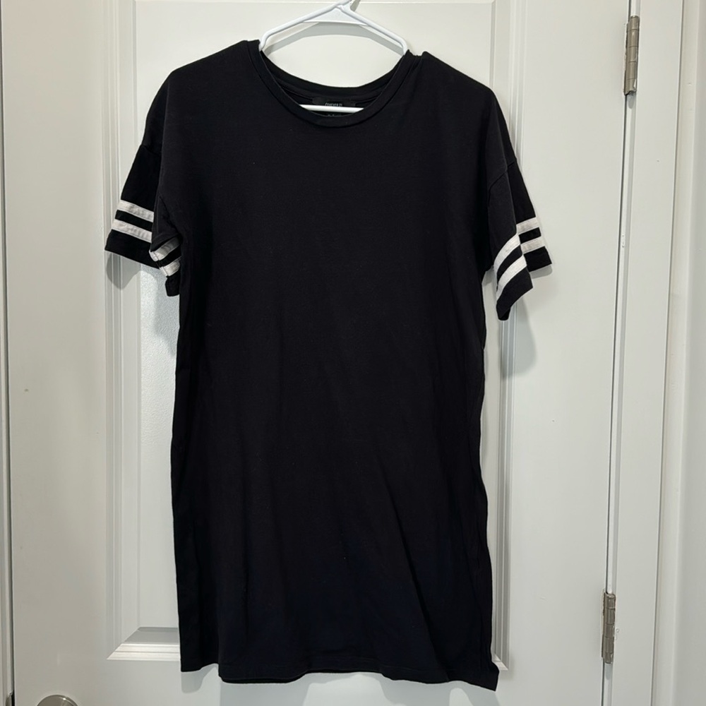 women’s t-shirt dress in black with white stripes on sleeves (size M)